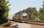 NS 7079 leads train PP05 up the yard lead